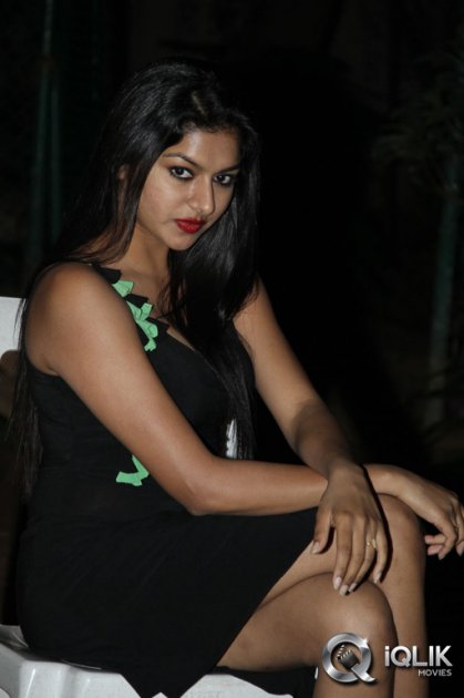 Akshitha-at-Tanu-Monne-Vellipoyindi-Movie-Audio-Launch